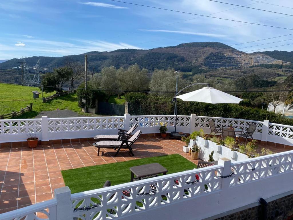 Bilbo Near Atico Rural Con Terraza Apartment Basauri Exterior foto